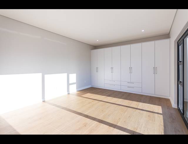 4 BEDROOM FREEHOLD FOR SALE IN SANDOWN